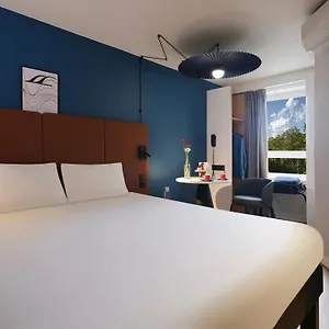 Ibis Pont Jumeaux Hotel
