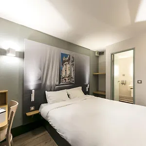 Cite De L'espace Mouchotte Hotel